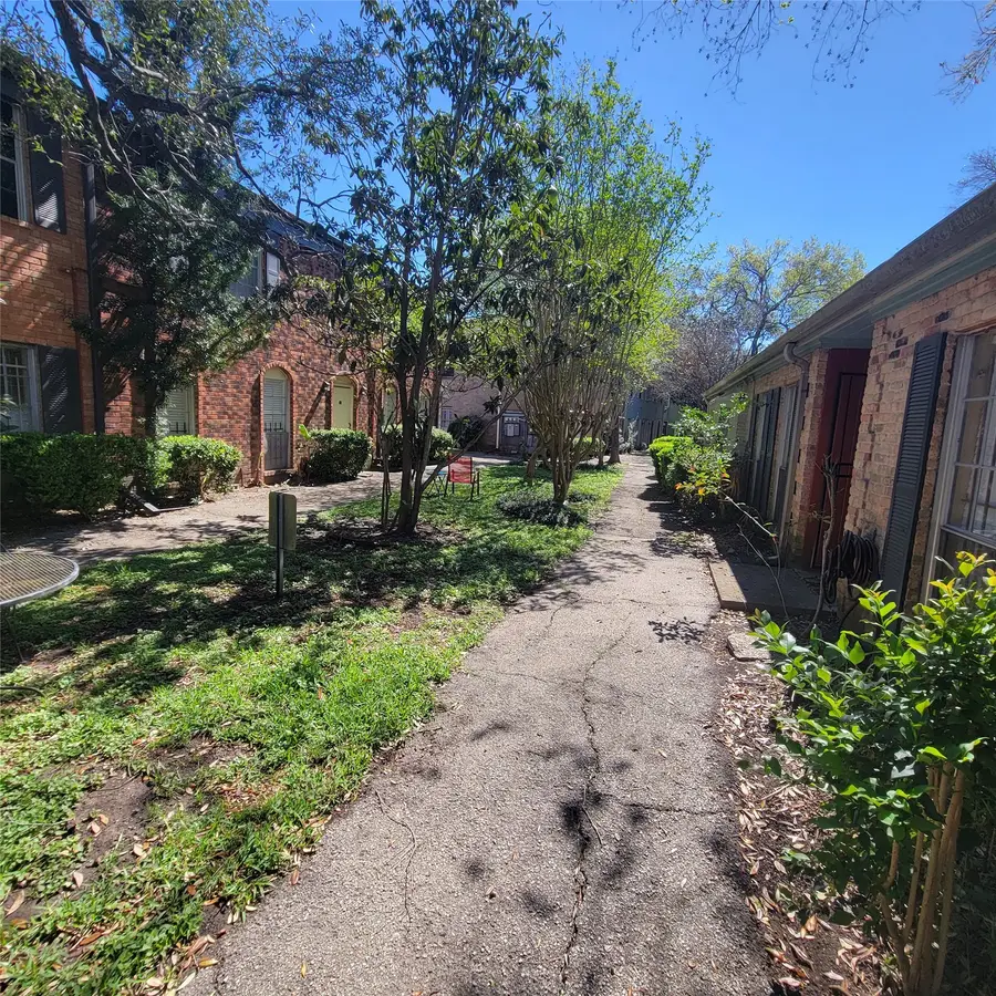 5210 Arboles Drive #B1, Houston, TX 77035 - #3