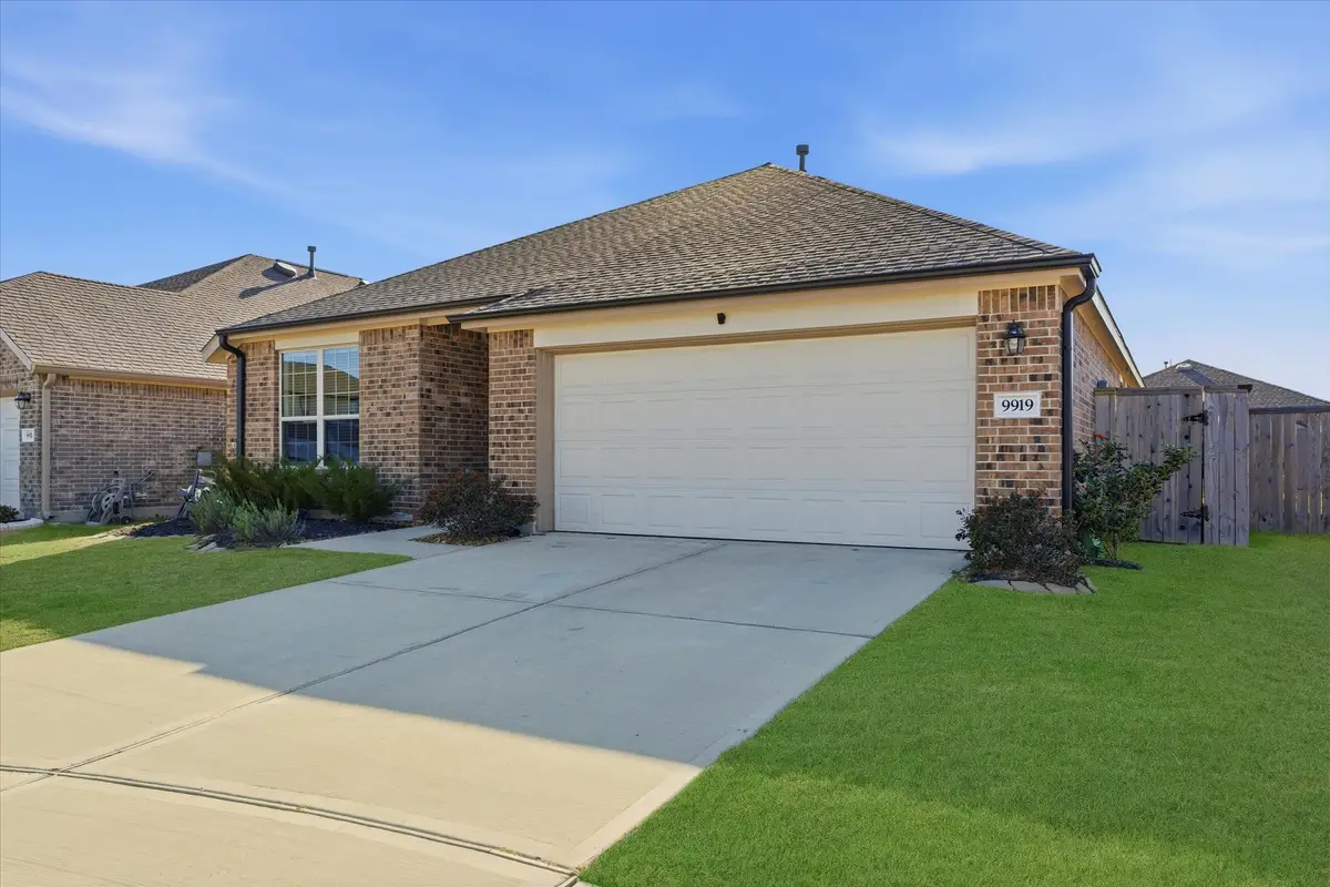 9919 Kingston Liberty Lane, Baytown, TX 77521 - #1