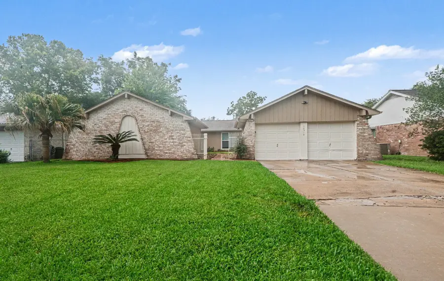 16318 Blackhawk Boulevard, Friendswood, TX 77546 - #2