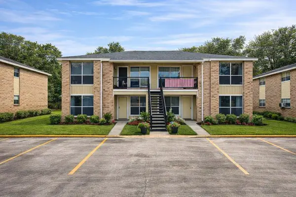 114 Lazy Lane, Sealy, TX 77474