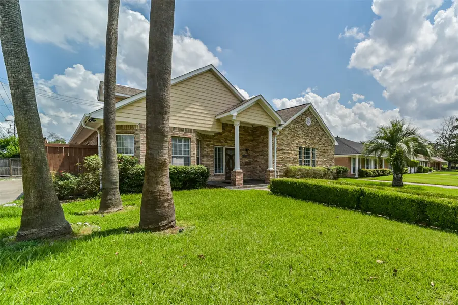 9660 Fairdale Lane, Houston, TX 77063 - Image #2