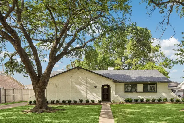 7802 Gulfton Street, Houston, TX 77036