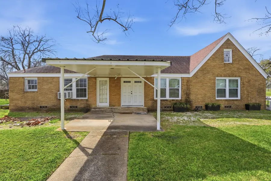 403 S Velasco Street, Angleton, TX 77515 - #2