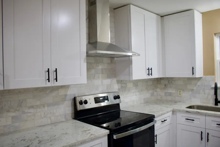 206 Hillcrest Drive, Conroe, TX 77303 - Image #3