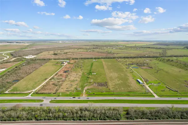 3377 W Highway 90, Dayton, TX 77535