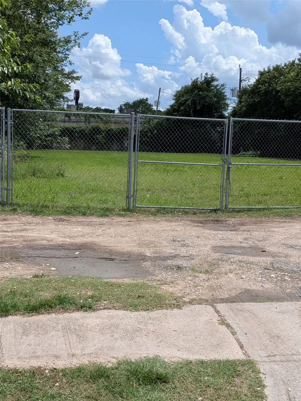 8539 S Breeze Dr, Houston, TX 77071 - #1
