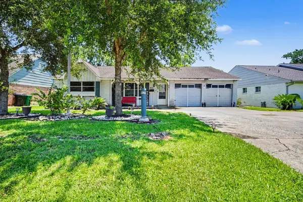4311 Dragonwick Drive, Houston, TX 77045