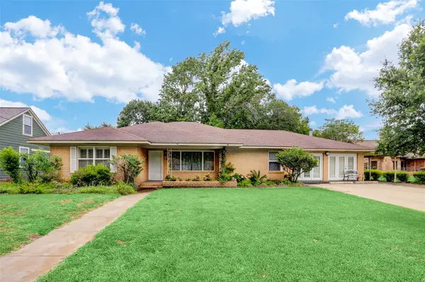 822 N Meyer Street, Sealy, TX 77474