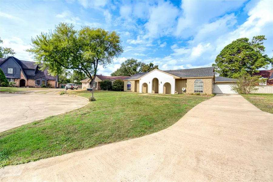 6430 Pirtlewood Circle, Houston, TX 77088 - Image #3
