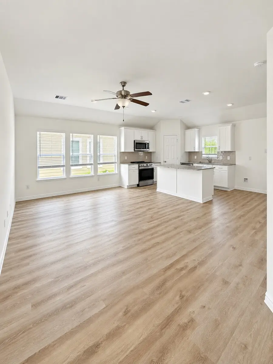 509 Oak Chase Avenue, Dayton, TX 77535 - #2