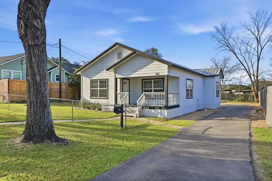 308 E Phillips Street, Conroe, TX 77301 - #3