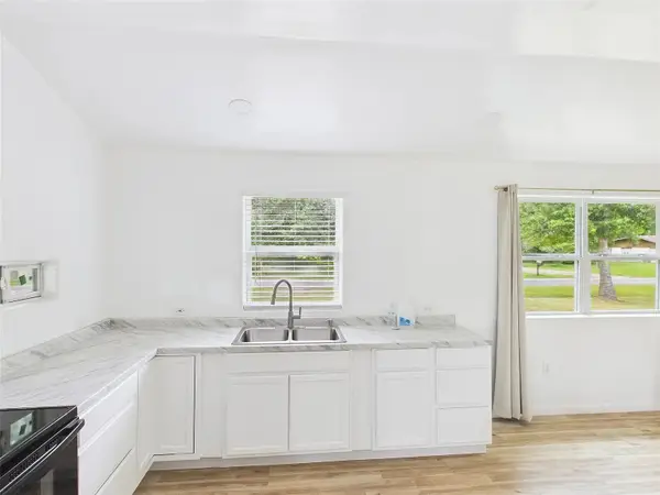 4031 Fairview Drive, Orange, TX 77630