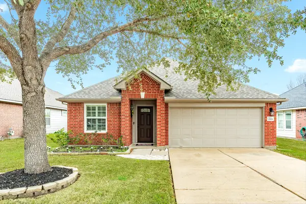 2715 Long Grove Ln, Richmond, TX 77469