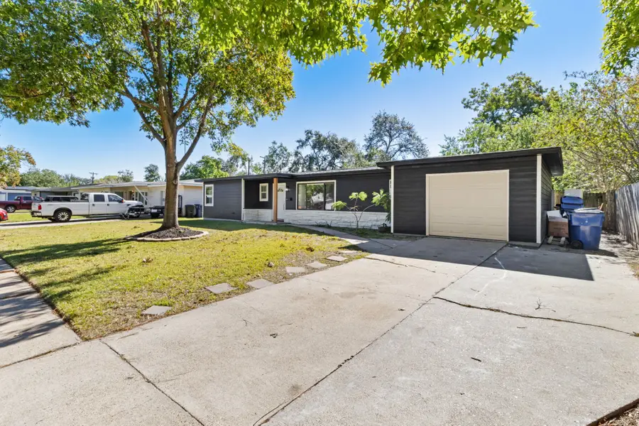 303 21st Avenue N, Texas City, TX 77590 - Image #3