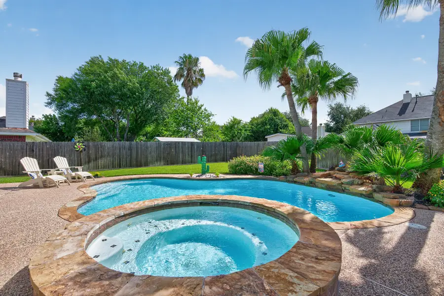 923 N Wellsford Drive, Pearland, TX 77584 - #2