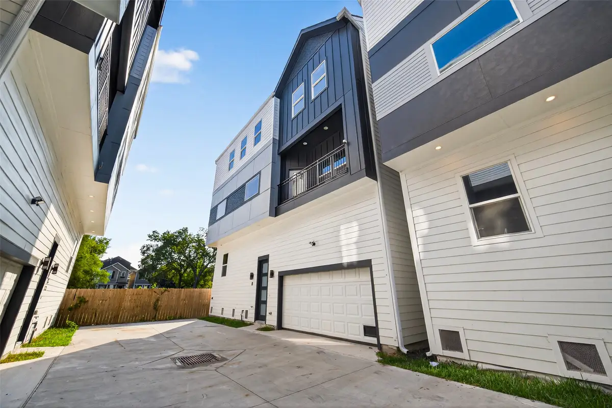 1122 W 16th Street #D, Houston, TX 77008 - Image #1