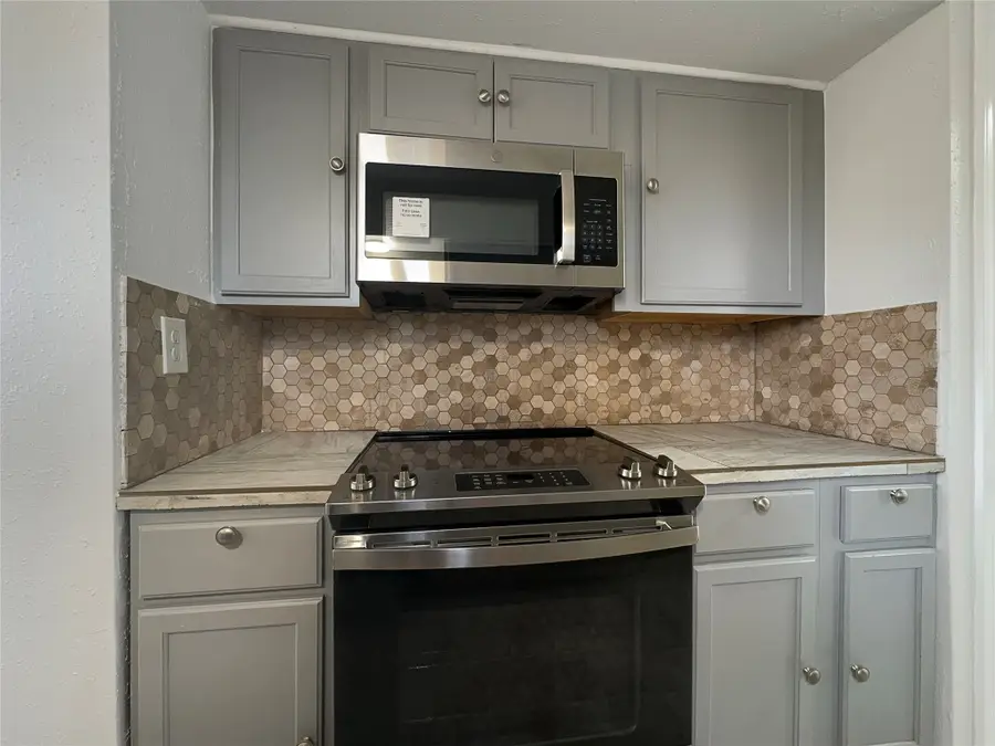 8347 Sterlingshire Street, Houston, TX 77078 - Image #2