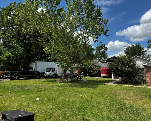 8910 Carousel Lane, Houston, TX 77080