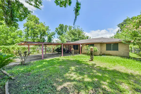 10438 Caxton Street, Houston, TX 77016