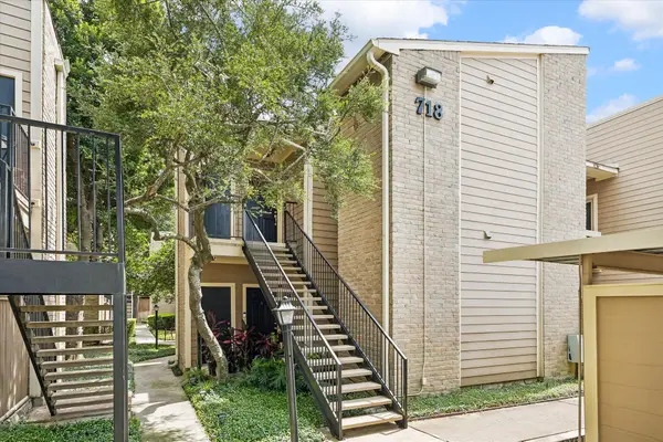 718 Bering Drive #B, Houston, TX 77057