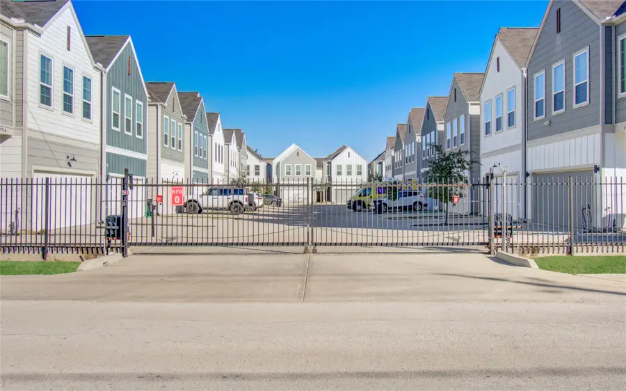 2054 Johanna Creek Drive, Houston, TX 77055 - Image #2