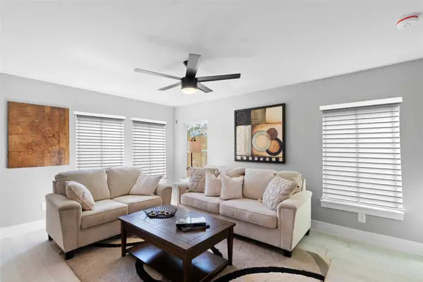 9946 Lanewell, Houston, TX 77029