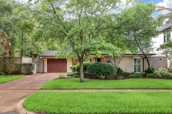 2401 Maconda Lane, Houston, TX 77027