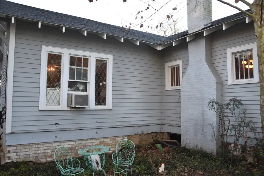 705 E Lamar Avenue, Crockett, TX 75835 - #3