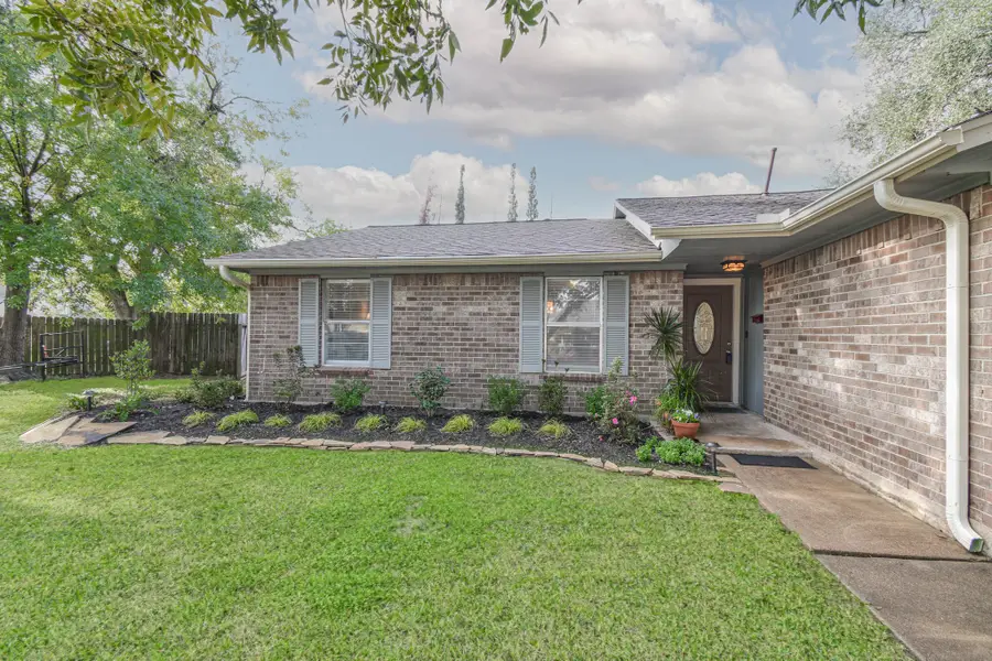 3706 Edgefield Drive, Pasadena, TX 77503 - Image #2
