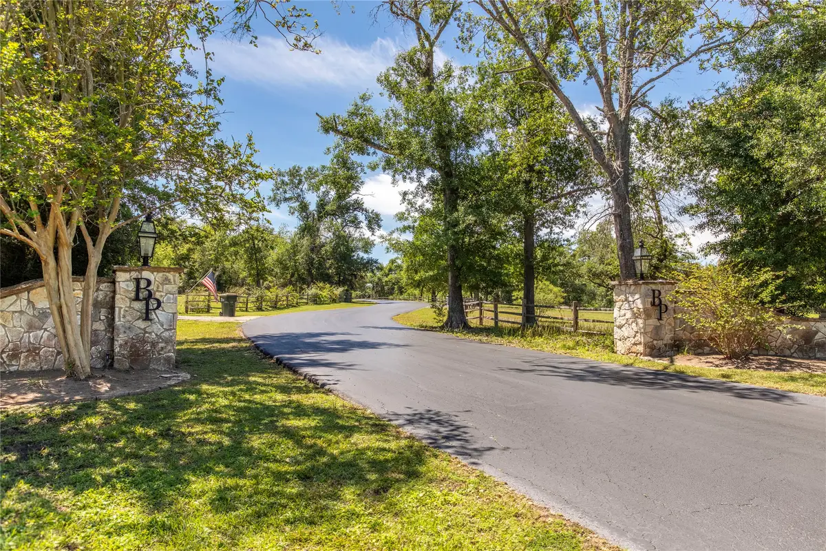 119 Heritage Trail, Bellville, TX 77418 - #1