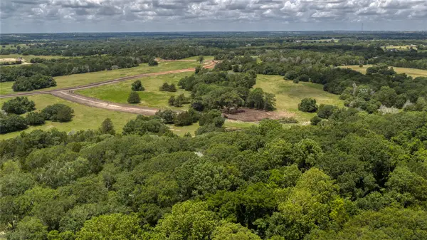 12 Ridgewood Lane, Brenham, TX 77833
