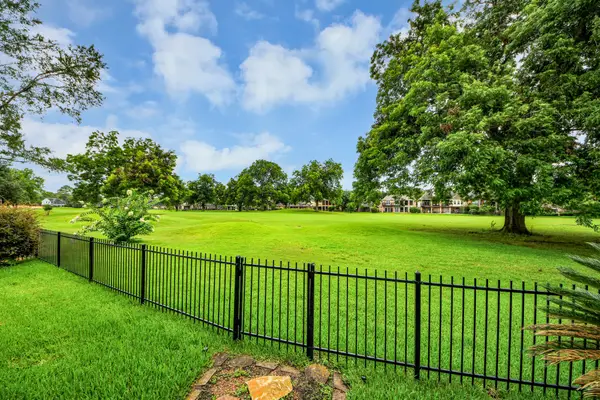 1823 Rock Fence Drive, Richmond, TX 77406