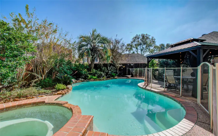 5926 Silent Oaks Drive, Humble, TX 77346 - Image #2