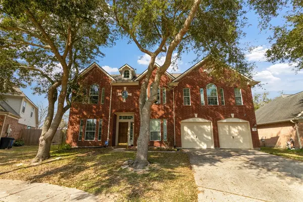 2135 Emerald Cove Drive, League City, TX 77573