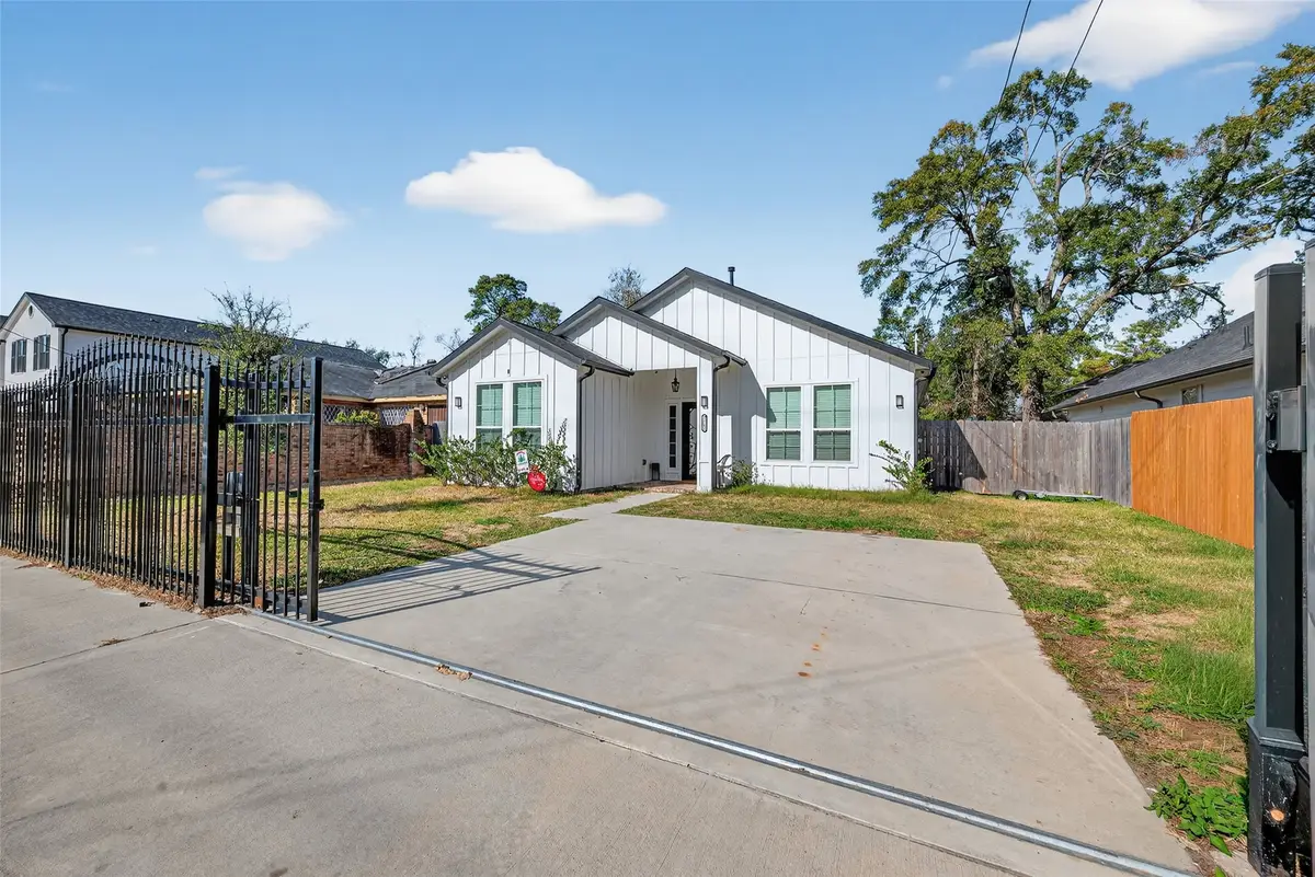 5121 Firnat Street, Houston, TX 77016 - Image #1