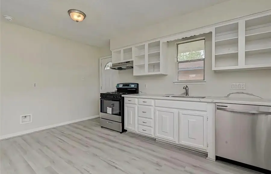 4222 Sevan Street, Bacliff, TX 77518 - #2