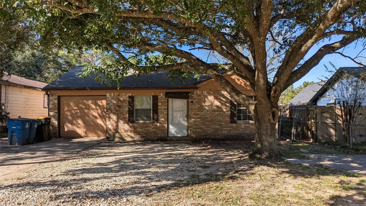 11823 Stonehedge Drive, Conroe, TX 77303 - Image #1