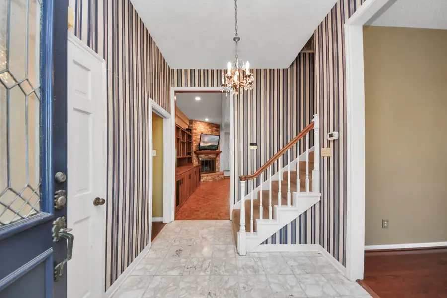 722 Chevy Chase Circle, Sugar Land, TX 77478 - #2