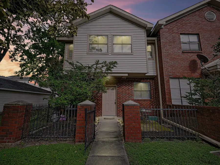 1103 Dulles Avenue #304, Stafford, TX 77477 - Image #2