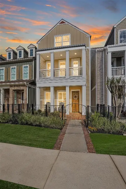 6 Rafters Row, The Woodlands, TX 77380