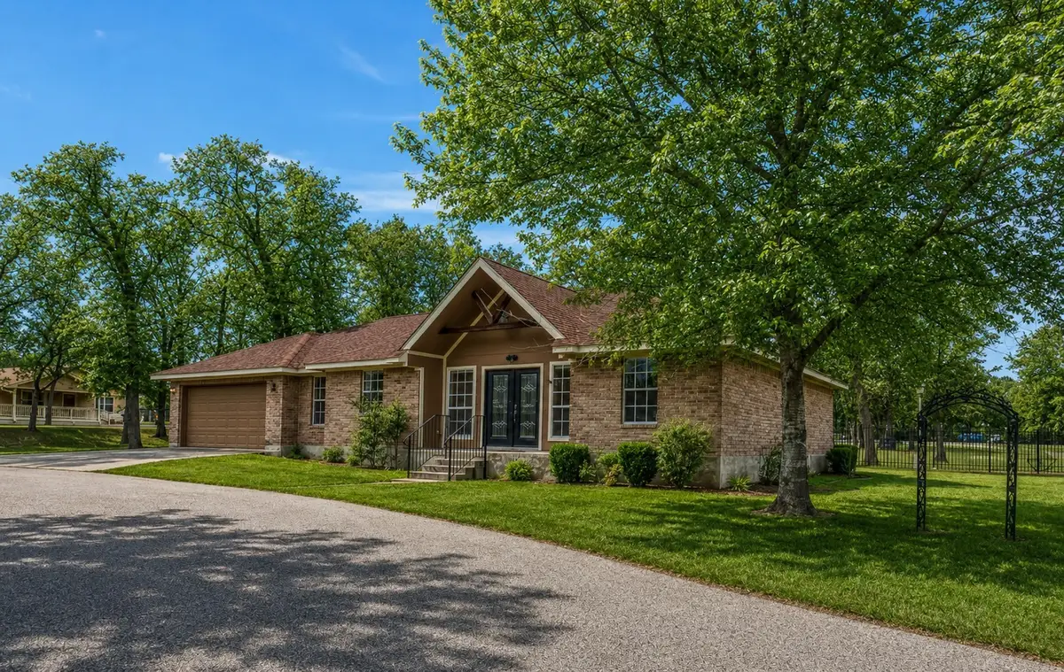 114 Park Place, La Grange, TX 78945 - #1