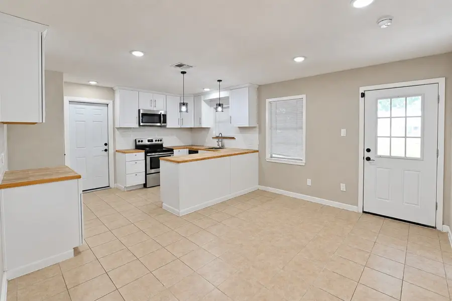 102 S Noble Road, Texas City, TX 77591 - #2