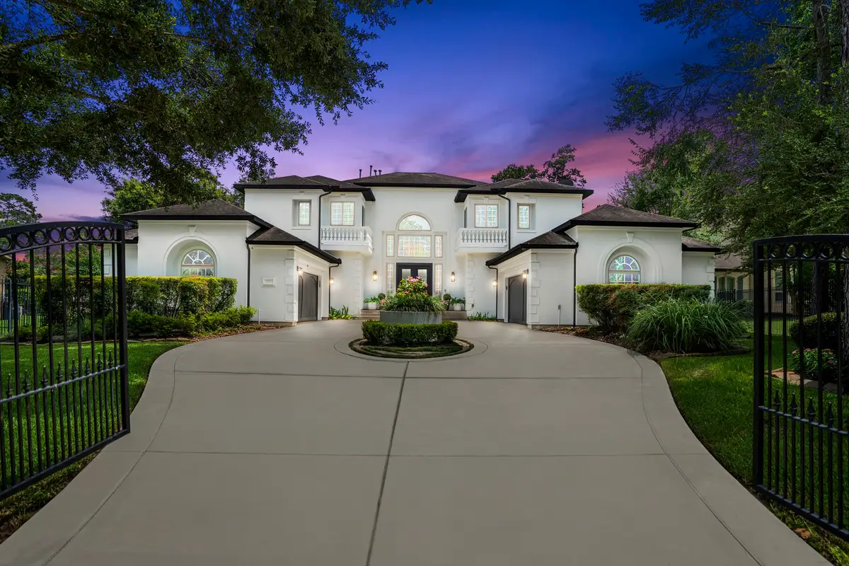 7 Chivary Oaks Court, The Woodlands, TX 77382 - #1