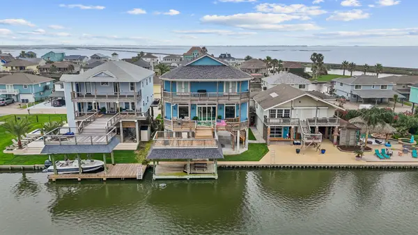 1058 Redfish Street, Bayou Vista, TX 77563