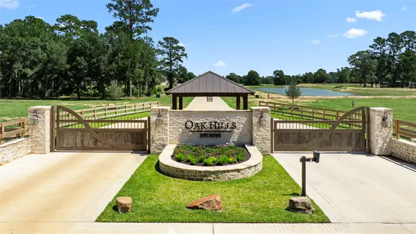 208 Rolling Oaks Drive, Hockley, TX 77447