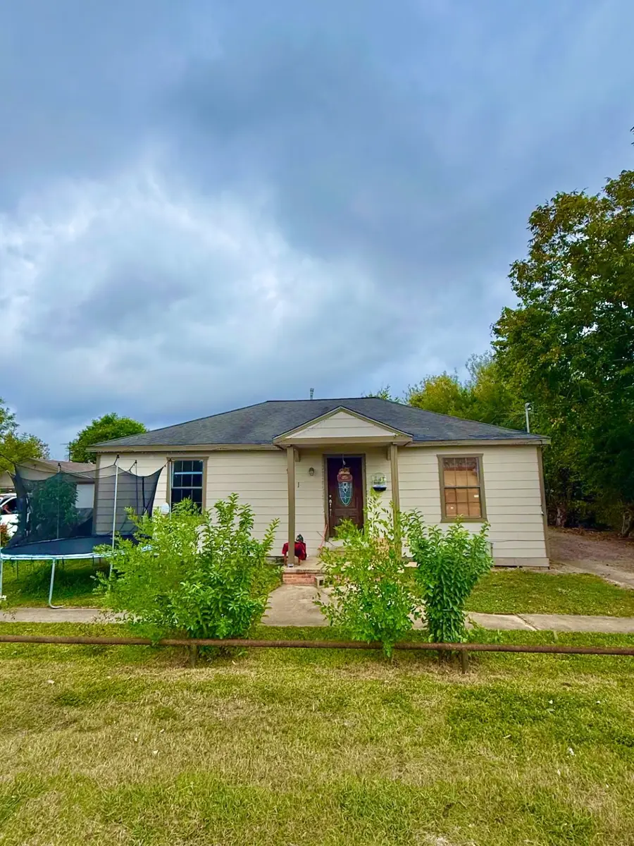 911 Michigan Street #8, South Houston, TX 77587 - Image #2