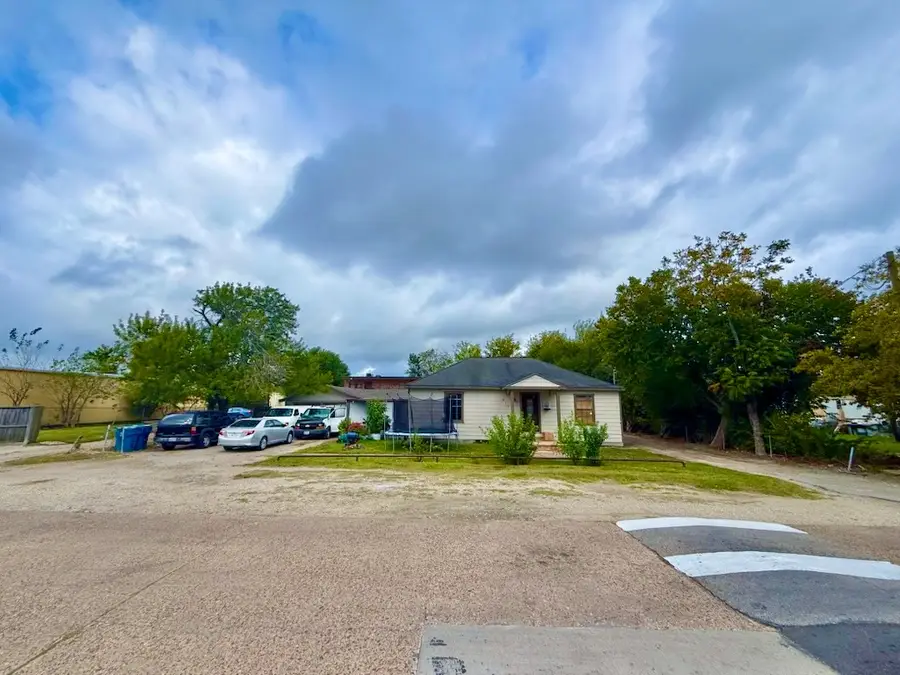 911 Michigan Street #8, South Houston, TX 77587 - Image #3