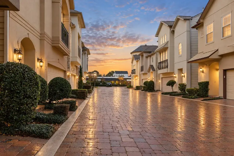1303 Sherwood Point Lane, Houston, TX 77043 - #3