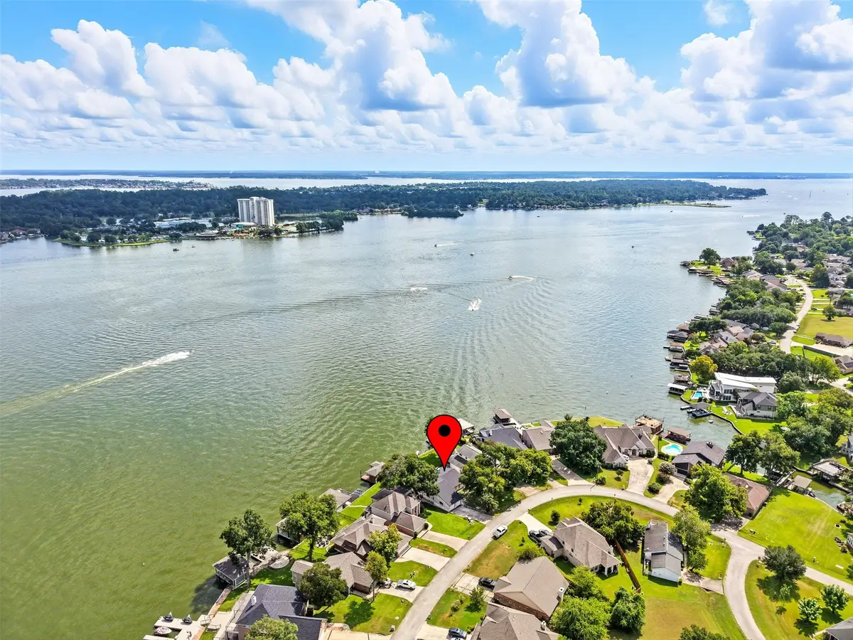 1046 Lake View Drive, Montgomery, TX 77356 - Image #1