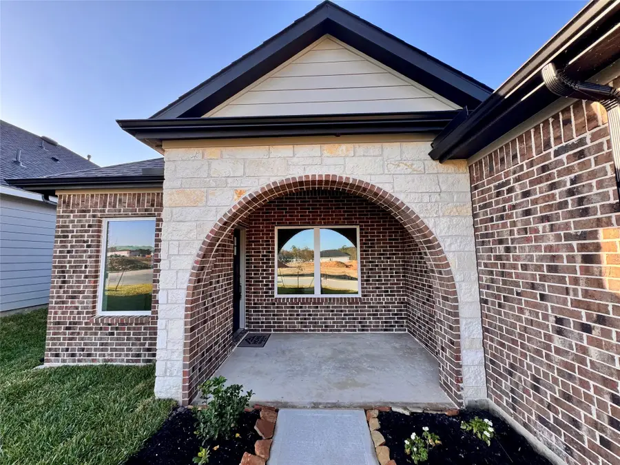 11989 Barbaro Drive, Willis, TX 77318 - Image #3